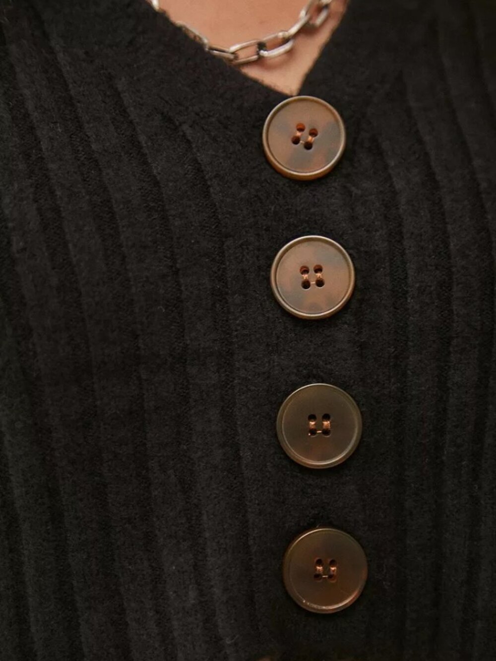 Urban Outfitters Rose Ribbed Cardigan in Black, Cropped, Chunky Buttons, XS - Picture 4 of 12